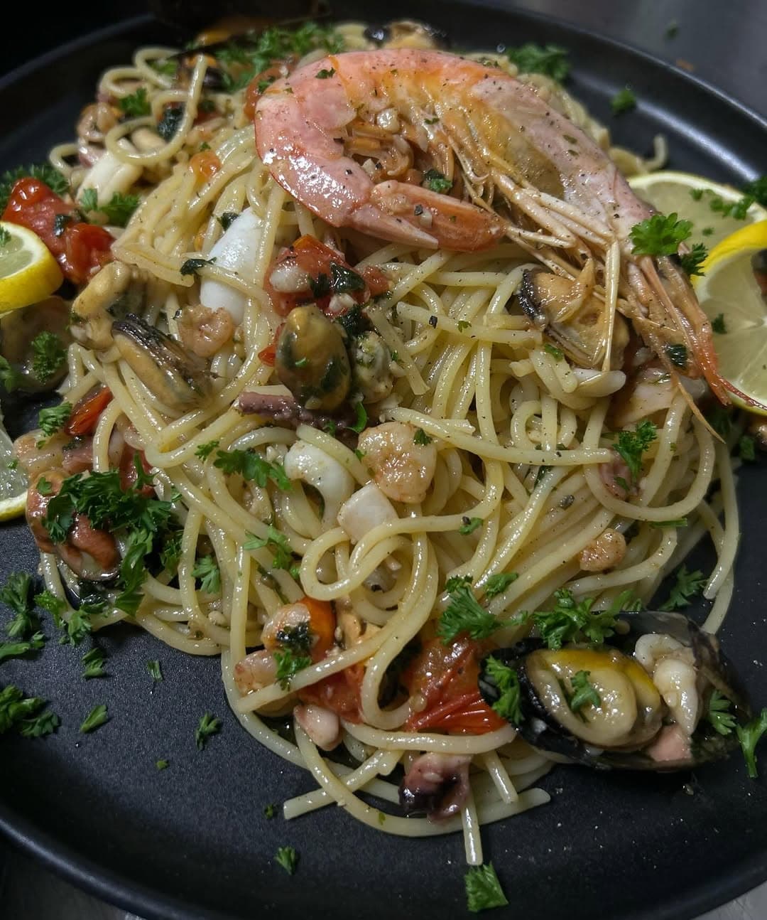 Genießen Sie ein bisschen Italien bei EATaliano! ✨ - Spaghetti Frutti di Mare 🦐🍋 #spaghetti #fruttidimare #italia #achern #buoni #sapori #dimare